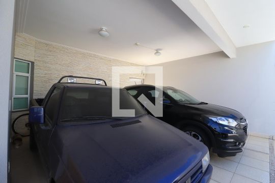 Garagem de casa para alugar com 4 quartos, 539m² em Vila Esperança, São Paulo