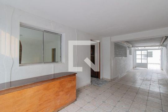 Garagem de casa à venda com 3 quartos, 180m² em Vila Rosalia, Guarulhos