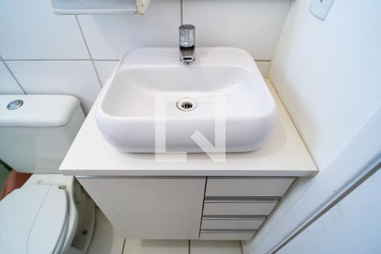 Banheiro de apartamento para alugar com 2 quartos, 48m² em Vossoroca, Votorantim