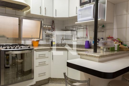 Cozinha de casa à venda com 4 quartos, 272m² em Anchieta, São Bernardo do Campo