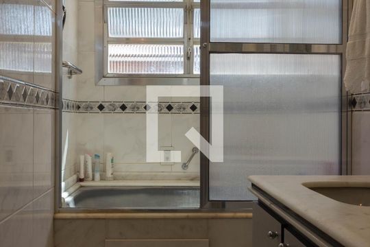 Banheiro da Suíte 1 de casa à venda com 4 quartos, 272m² em Anchieta, São Bernardo do Campo