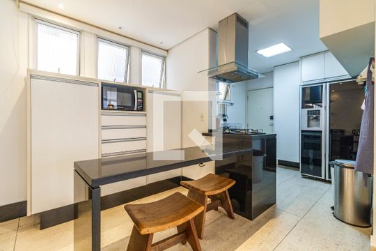 Cozinha de apartamento à venda com 3 quartos, 146m² em Jardim Paulista, São Paulo