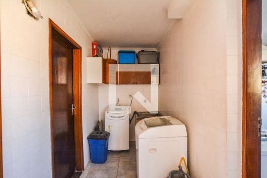 Área de Serviço de casa à venda com 3 quartos, 308m² em Jardim Bela Vista, Santo André