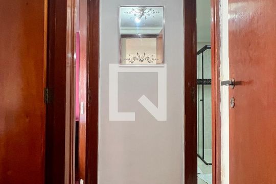 Corredor de apartamento para alugar com 2 quartos, 76m² em Cerqueira César, São Paulo