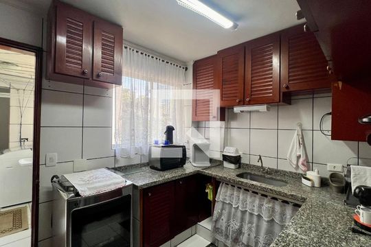 Cozinha de apartamento para alugar com 2 quartos, 76m² em Cerqueira César, São Paulo
