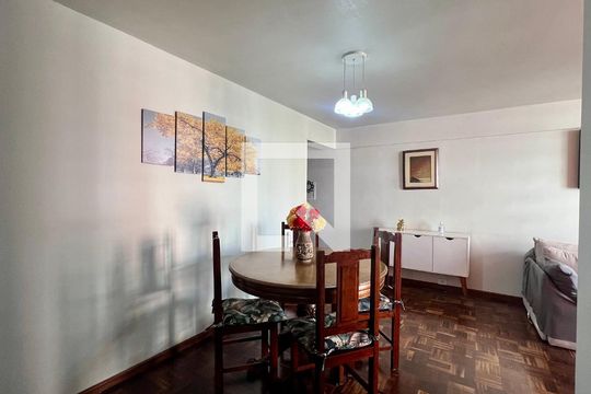 Sala  de apartamento à venda com 2 quartos, 76m² em Cerqueira César, São Paulo