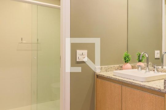 Banheiro de apartamento à venda com 1 quarto, 38m² em Vila São Francisco (zona Sul), São Paulo