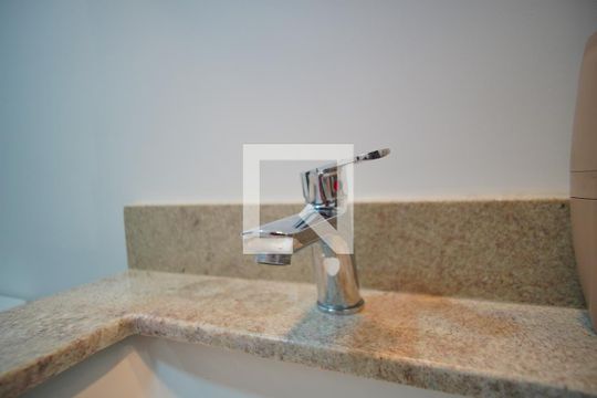 Banheiro da Suíte - Torneira de apartamento à venda com 3 quartos, 67m² em São Sebastião, Porto Alegre