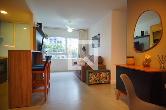 Apartamento à venda com 3 quartos, 67m² em São Sebastião, Porto Alegre