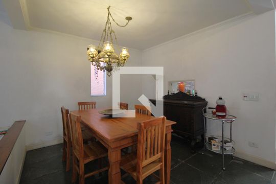 Sala de casa à venda com 3 quartos, 185m² em Parque do Castelo, São Paulo