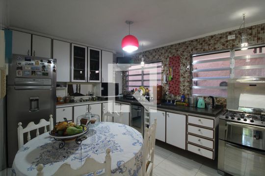 Cozinha de casa à venda com 3 quartos, 185m² em Parque do Castelo, São Paulo