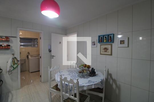 Cozinha de casa à venda com 3 quartos, 185m² em Parque do Castelo, São Paulo