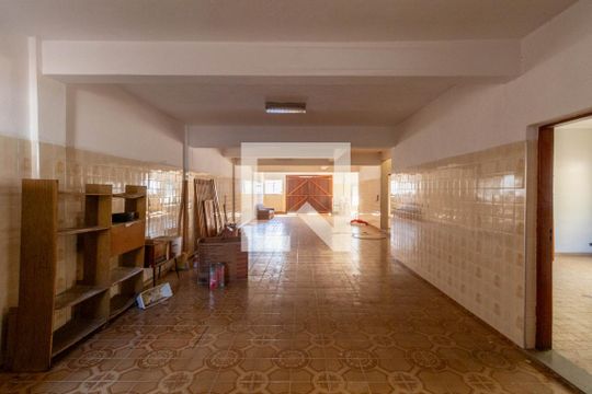 Garagem de casa à venda com 4 quartos, 300m² em Vila Ré, São Paulo