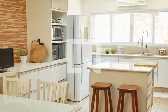 Cozinha de casa de condomínio à venda com 4 quartos, 550m² em Cidade Universitária, Campinas