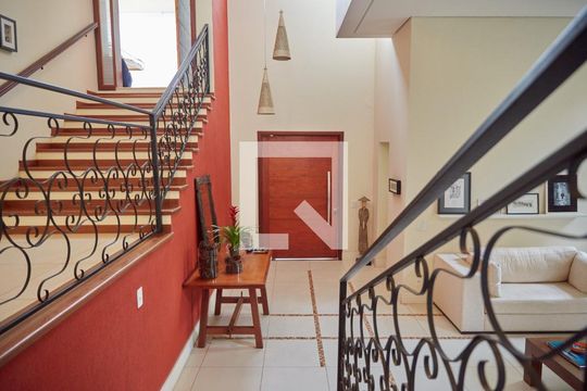 Escada de casa de condomínio à venda com 4 quartos, 550m² em Cidade Universitária, Campinas