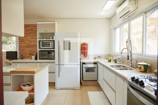 Cozinha de casa de condomínio à venda com 4 quartos, 550m² em Cidade Universitária, Campinas