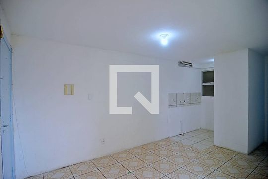 Sala de apartamento para alugar com 2 quartos, 43m² em Mato Grande, Canoas