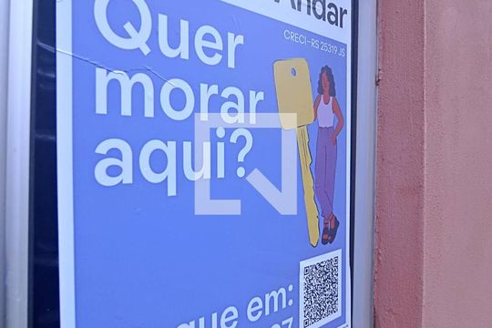 Instalação da plaquinha de apartamento para alugar com 2 quartos, 43m² em Mato Grande, Canoas