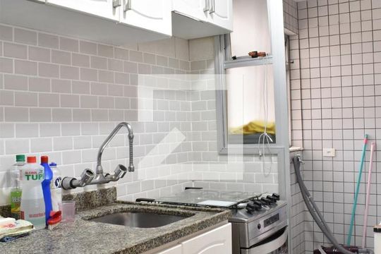 Cozinha de apartamento para alugar com 2 quartos, 78m² em Centro, Curitiba