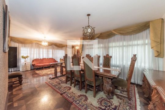 Casa à venda com 3 quartos, 390m² em Bosque da Saúde, São Paulo