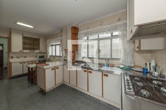Cozinha de casa à venda com 3 quartos, 390m² em Bosque da Saúde, São Paulo