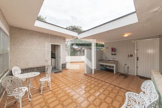 Quintal de casa à venda com 3 quartos, 390m² em Bosque da Saúde, São Paulo