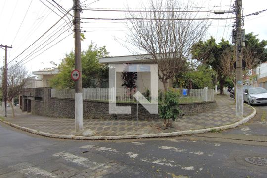 Fachada de casa à venda com 3 quartos, 390m² em Bosque da Saúde, São Paulo
