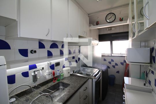 Cozinha de apartamento para alugar com 2 quartos, 47m² em Santana, São Paulo