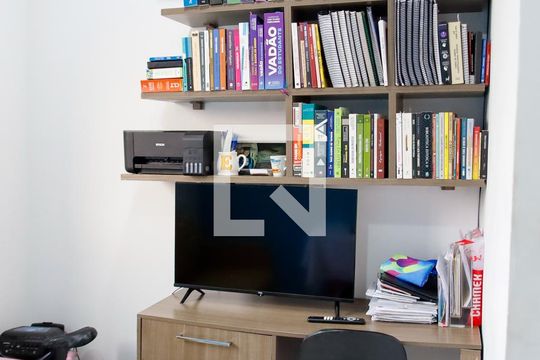 sala de apartamento para alugar com 2 quartos, 46m² em Veloso, Osasco