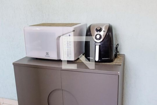 Cozinha de apartamento para alugar com 2 quartos, 46m² em Veloso, Osasco