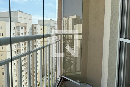 Sacada de apartamento à venda com 2 quartos, 62m² em Jardim Tupanci, Barueri