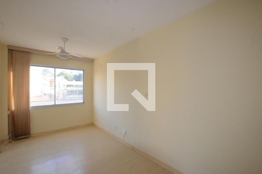 Sala de apartamento para alugar com 2 quartos, 55m² em Irajá, Rio de Janeiro