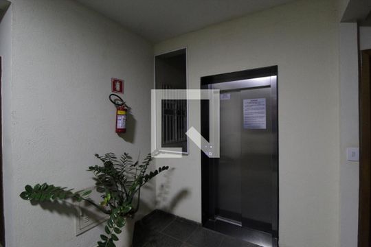 Elevador de apartamento para alugar com 3 quartos, 150m² em Lídice, Uberlândia