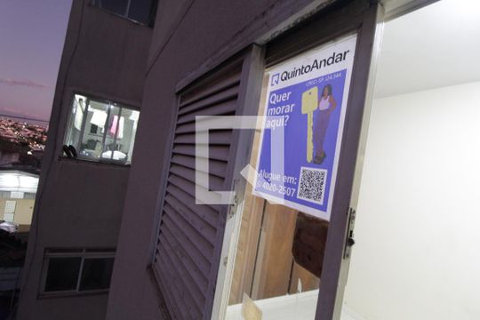 Plaquinha de apartamento para alugar com 3 quartos, 150m² em Lídice, Uberlândia