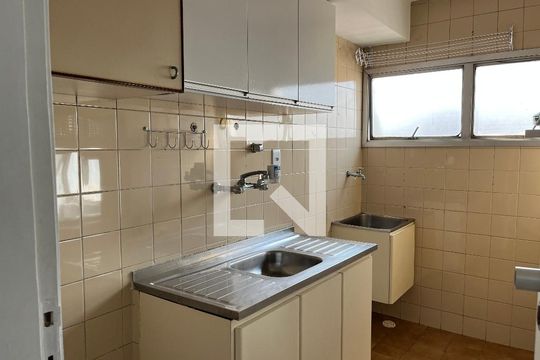 Cozinha de apartamento à venda com 1 quarto, 49m² em Vila Clementino, São Paulo