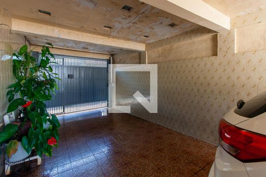 Garagem de casa à venda com 3 quartos, 300m² em Vila Bela, São Paulo
