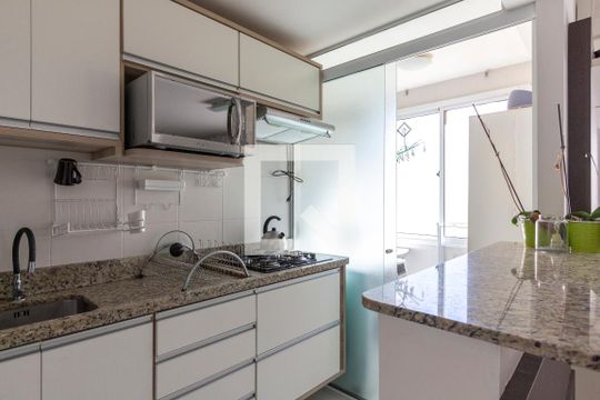 Cozinha e Área de Serviço de apartamento à venda com 2 quartos, 69m² em Partenon, Porto Alegre