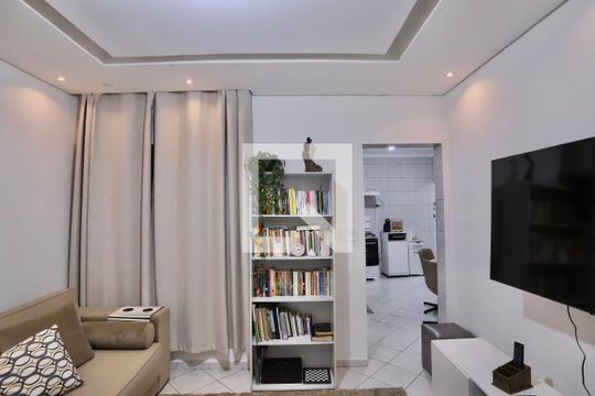 Sala 3 de casa à venda com 6 quartos, 120m² em Parque Sevilha, São Paulo
