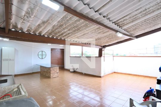Quintal de casa à venda com 6 quartos, 120m² em Parque Sevilha, São Paulo