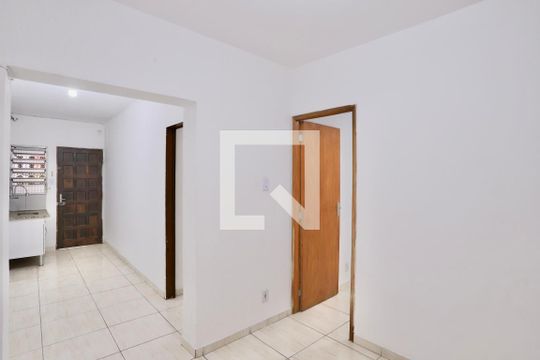 Sala 2 de casa à venda com 6 quartos, 120m² em Parque Sevilha, São Paulo