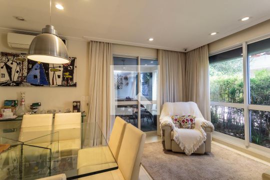 Sala de casa de condomínio à venda com 4 quartos, 210m² em Indianópolis, São Paulo