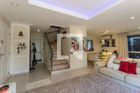 Casa de Condomínio à venda com 4 quartos, 210m² em Indianópolis, São Paulo