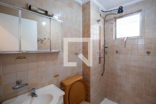 Banheiro de apartamento para alugar com 2 quartos, 43m² em Vila Buenos Aires, São Paulo