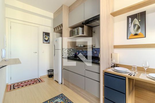 Cozinha de kitnet/studio para alugar com 1 quarto, 25m² em Consolação, São Paulo
