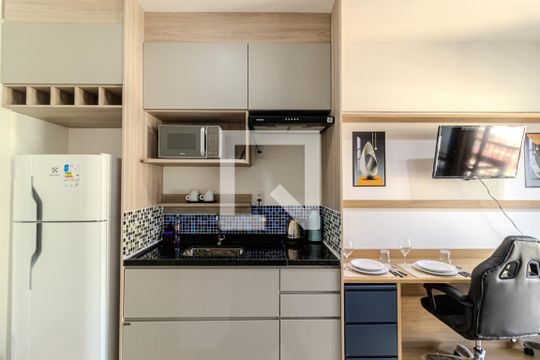 Cozinha de kitnet/studio para alugar com 1 quarto, 25m² em Consolação, São Paulo
