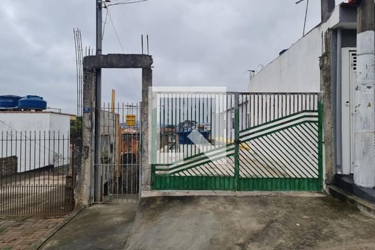 Fachada da casa  de casa para alugar com 1 quarto, 25m² em Vila Nova Bonsucesso, Guarulhos