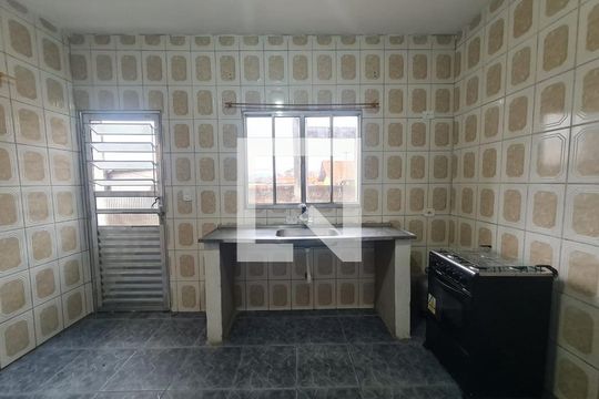 Cozinha  de casa para alugar com 1 quarto, 25m² em Vila Nova Bonsucesso, Guarulhos
