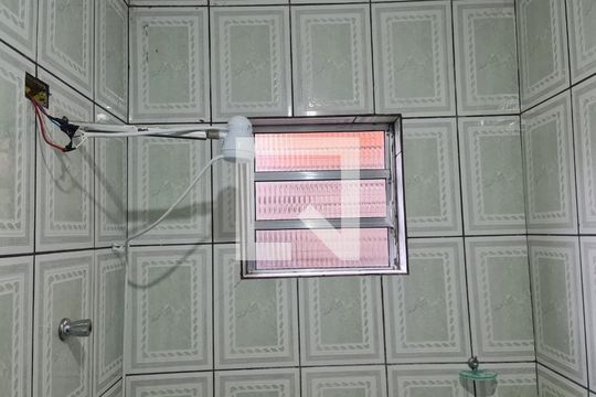 Banheiro  de casa para alugar com 1 quarto, 25m² em Vila Nova Bonsucesso, Guarulhos