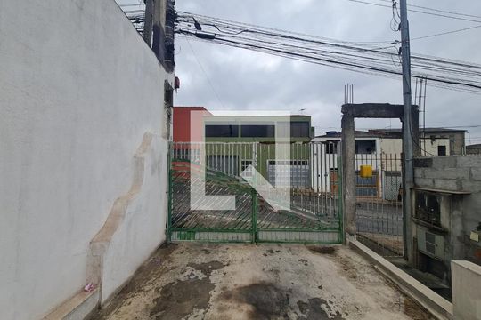 Garagem  de casa para alugar com 1 quarto, 25m² em Vila Nova Bonsucesso, Guarulhos