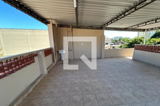Terraço de casa para alugar com 3 quartos, 110m² em Todos Os Santos, Rio de Janeiro